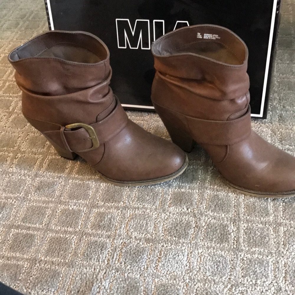 Mia. Brown cowboy booties
